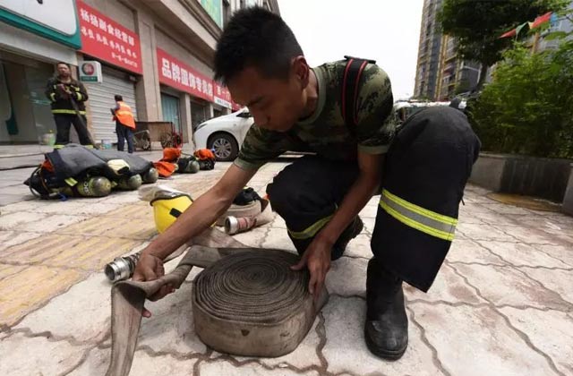 点赞消防官兵！—达州好一新火情牵动了大家的心