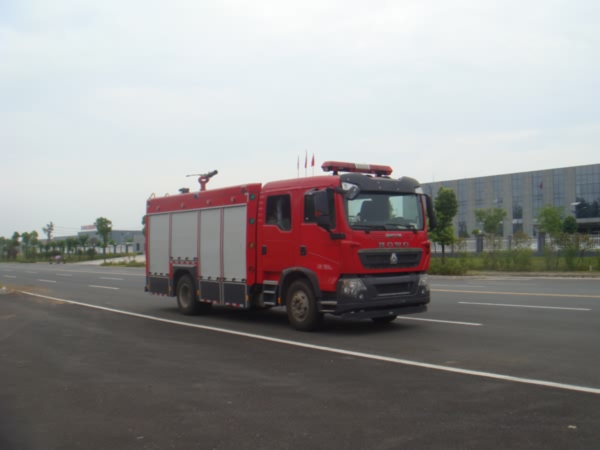 江特牌JDF5163GXFPM50型泡沫消防车